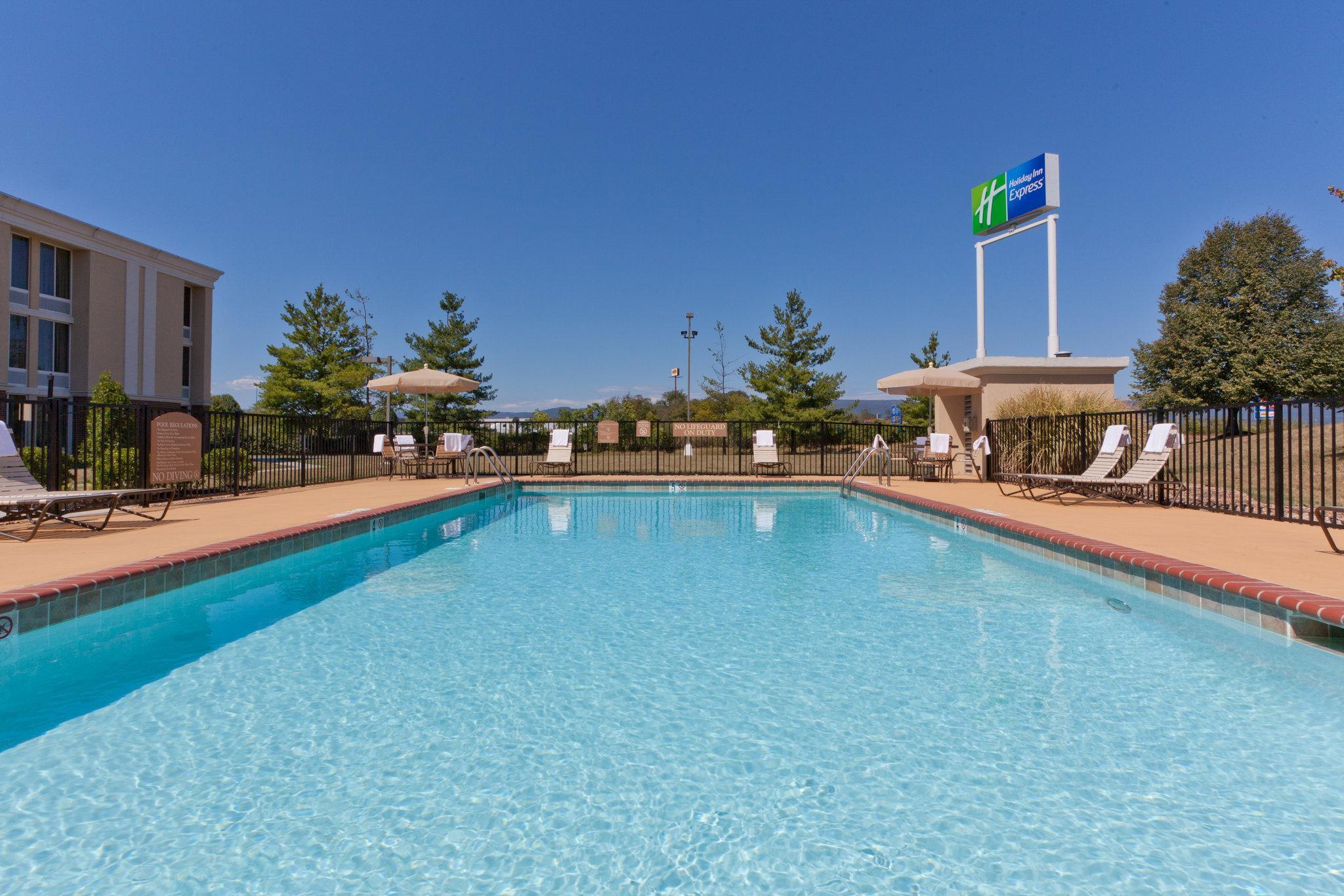 Holiday Inn Express Woodstock-Shenandoah Valley By Ihg Extérieur photo