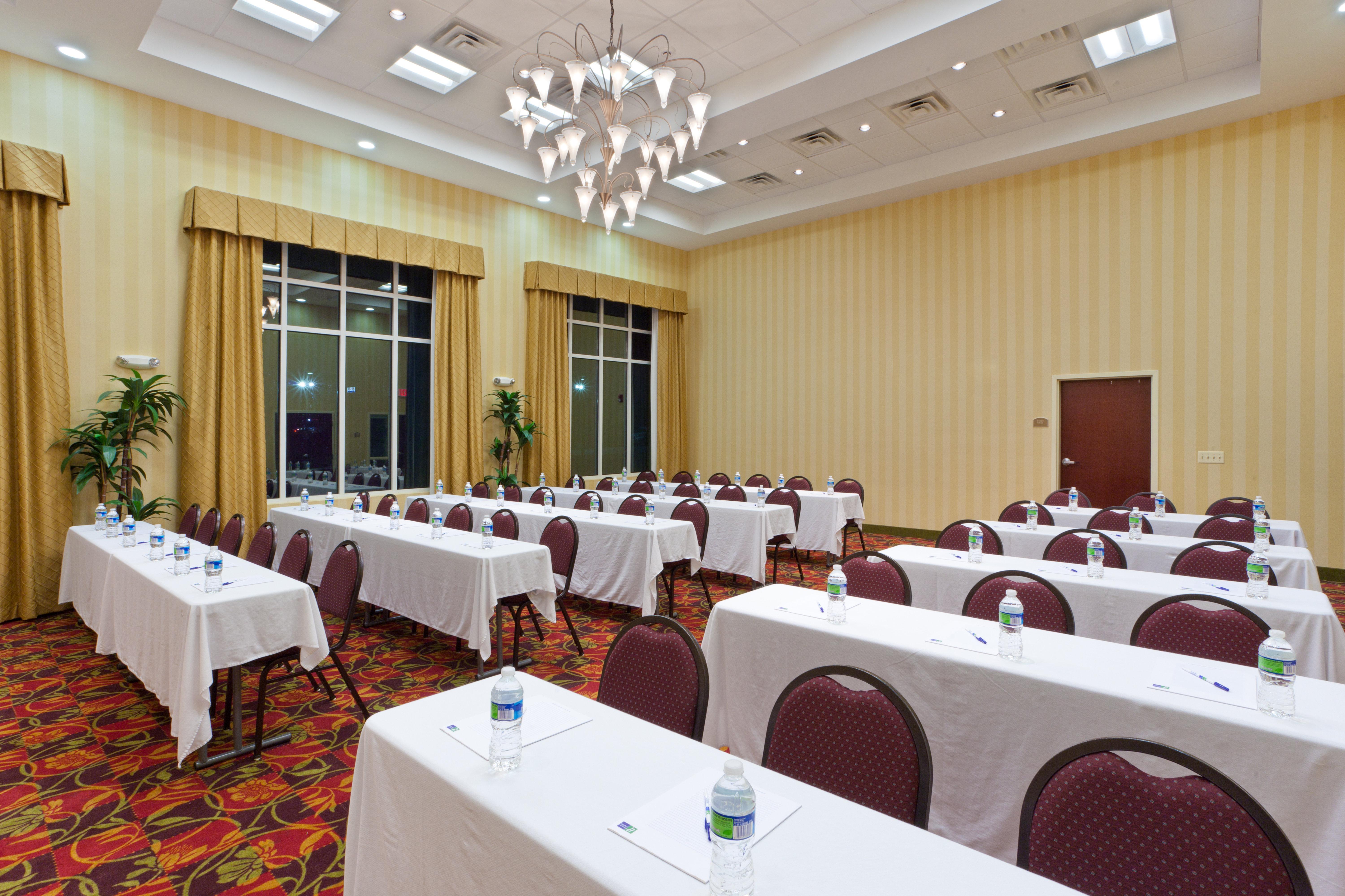 Holiday Inn Express Woodstock-Shenandoah Valley By Ihg Extérieur photo