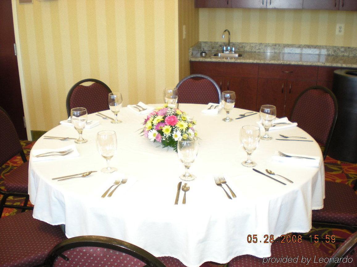 Holiday Inn Express Woodstock-Shenandoah Valley By Ihg Restaurant photo